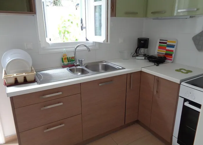 View Áyios Nikítas