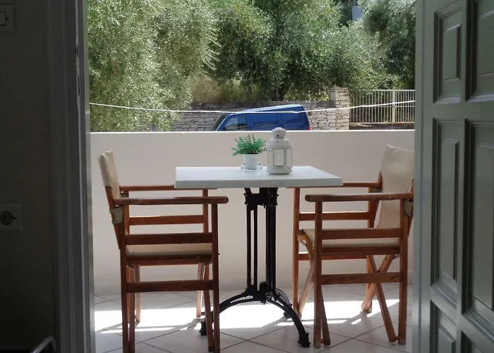 View Áyios Nikítas